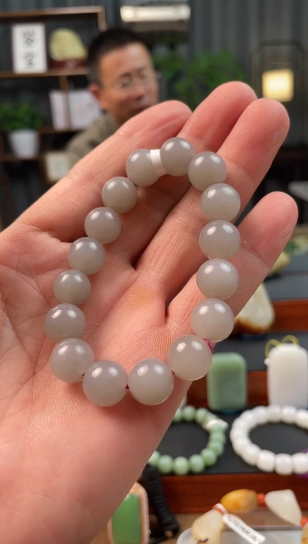 和田玉未镶嵌吊坠(不含链)烟紫圆珠子卡12