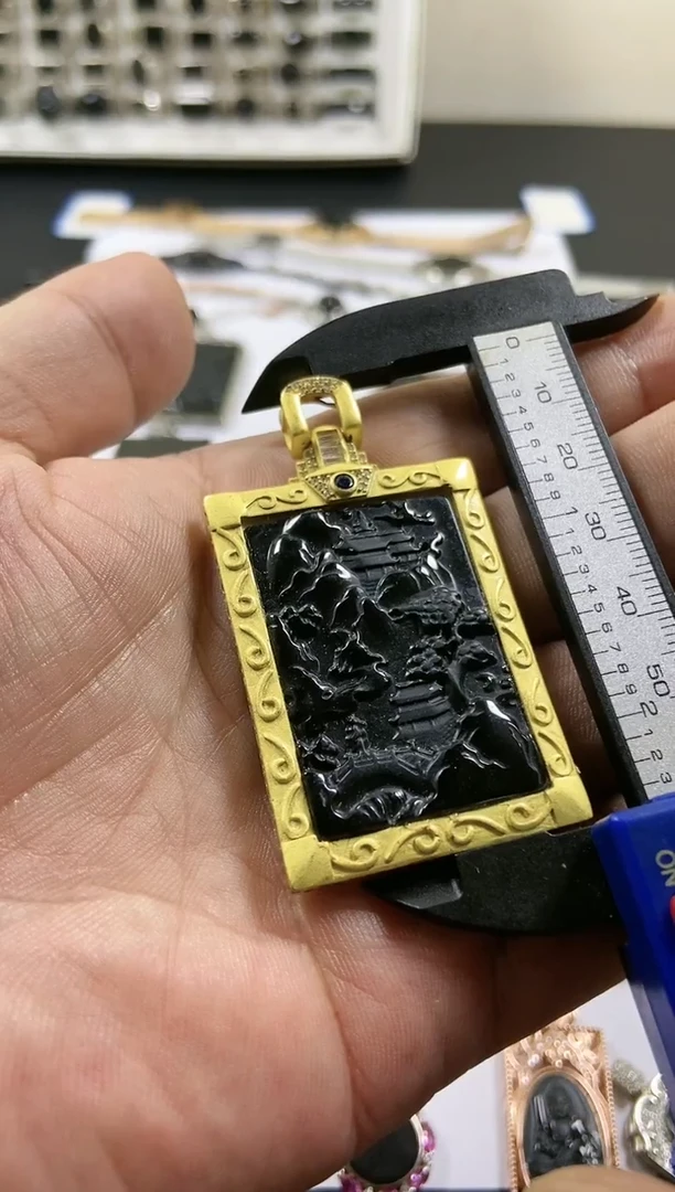 吊坠(赠链)银S925镶嵌翡翠山水牌