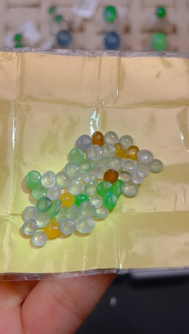 未镶嵌定制翡翠天然翡翠蛋面85