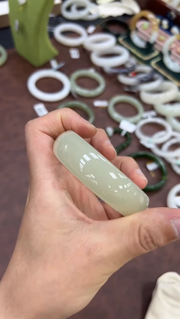 未镶嵌手镯和田玉58  817