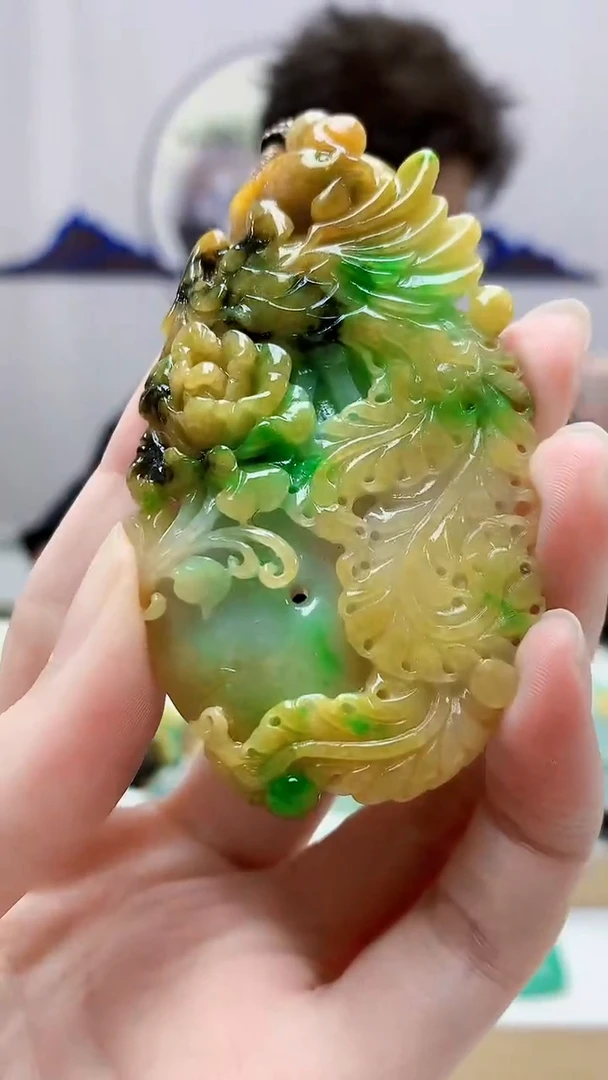未镶嵌定制翡翠火*火4688zm-毛货挂件