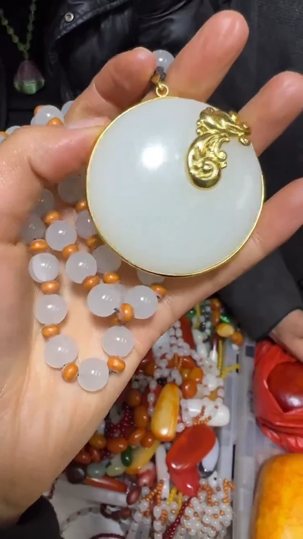 颈饰未镶嵌和田玉3