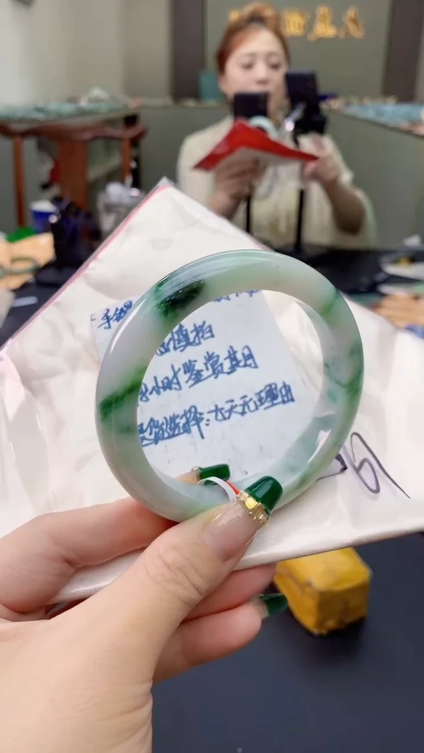 翡翠手镯未镶嵌231336411