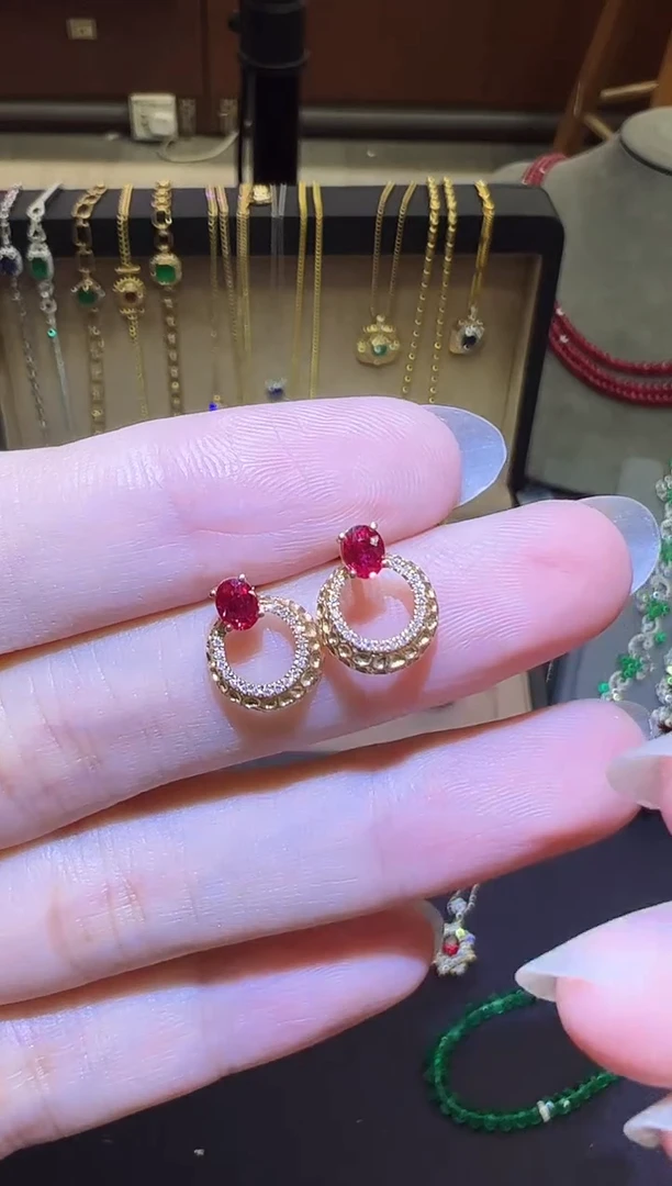 18K金镶嵌耳饰红宝石0.42ct