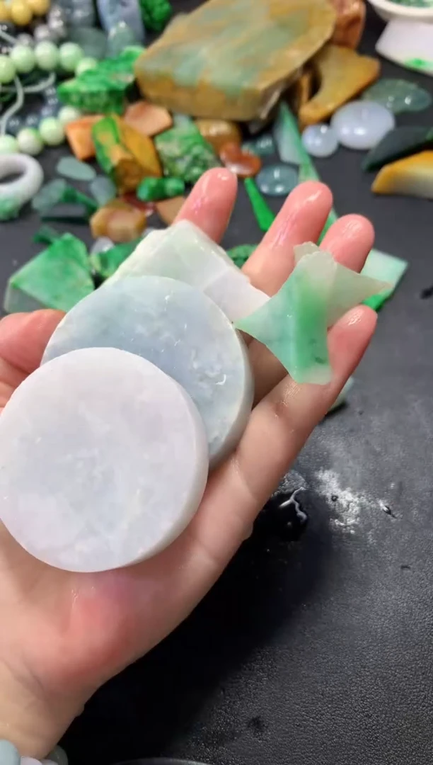 翡翠未镶嵌颈饰019天然翡翠
