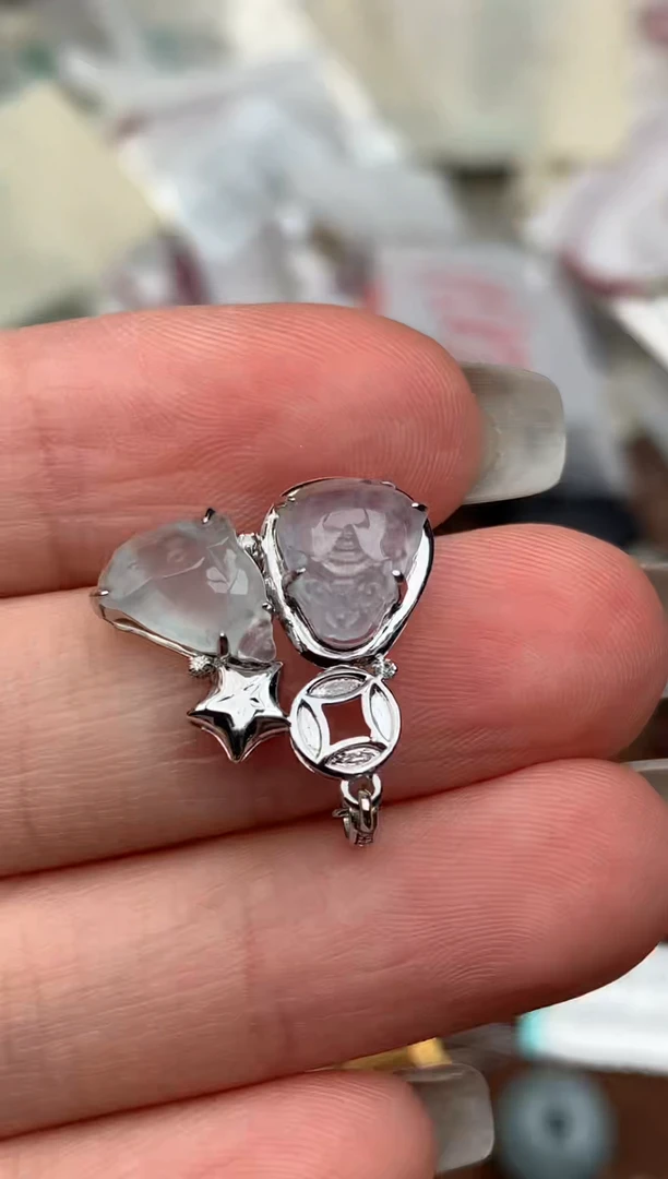 18K金镶嵌挂件翡翠—