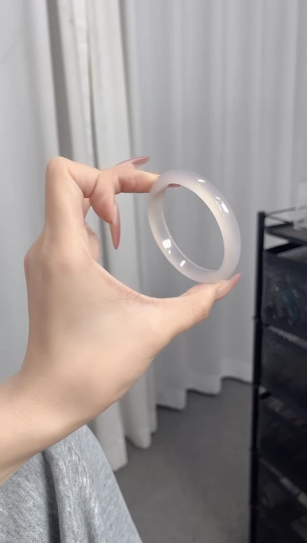 玛瑙/玉髓手镯未镶嵌54圈