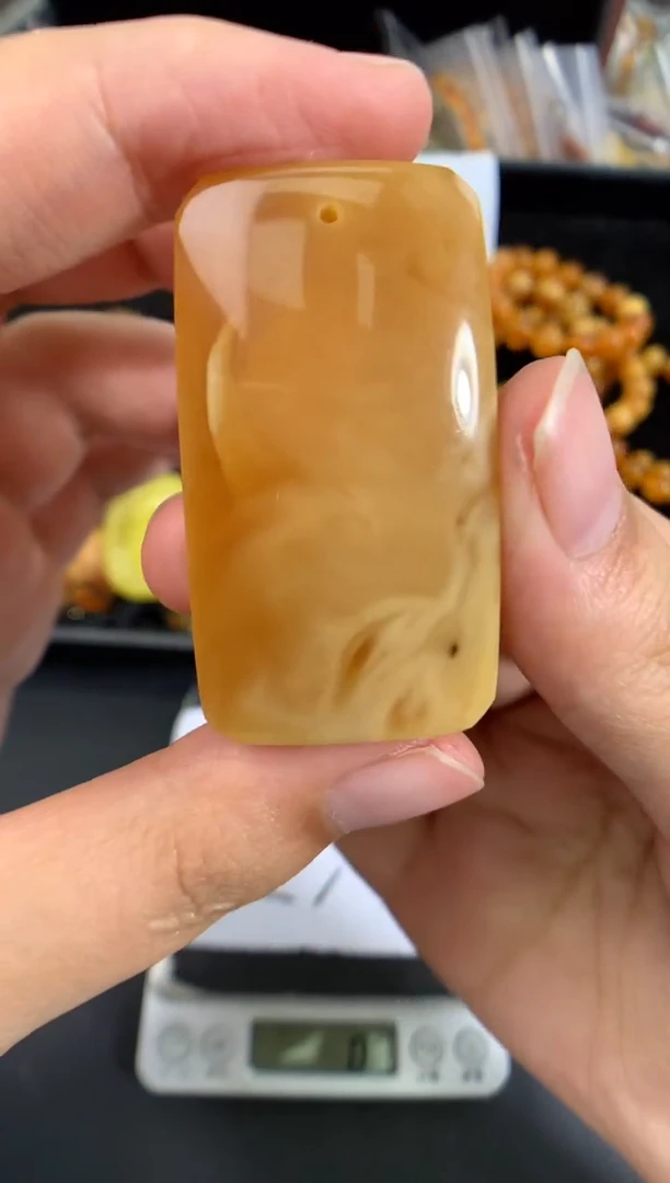 蜜蜡未镶嵌珠宝奇石1