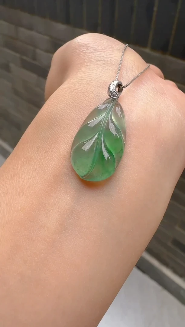 吊坠(不含链)18K金镶嵌翡翠多样性团购发一件