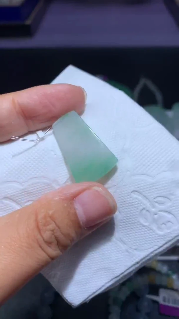 未镶嵌定制翡翠毛货