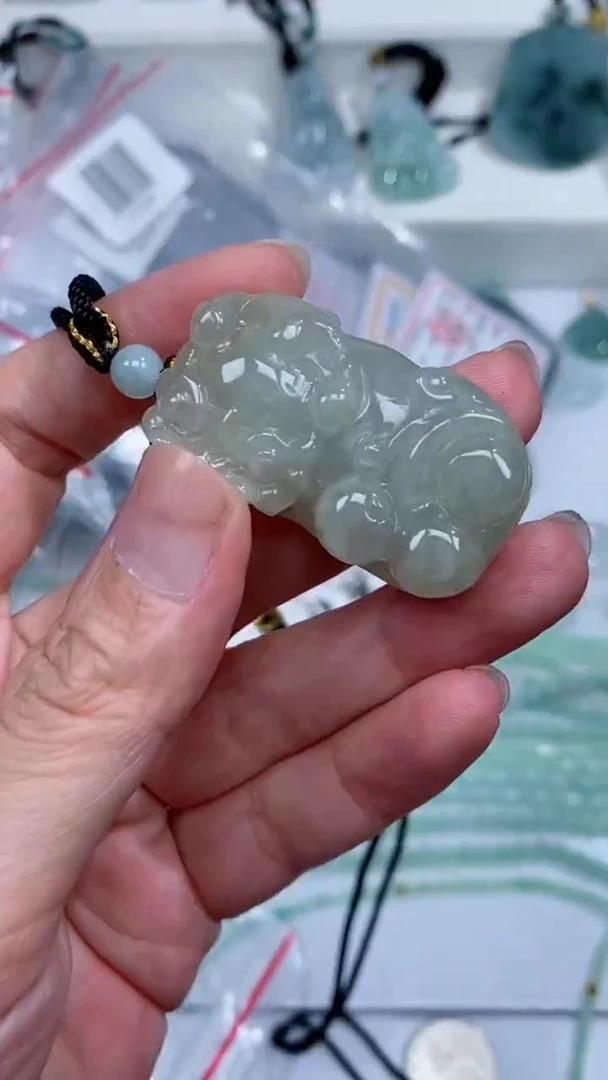 颈饰未镶嵌翡翠吊坠