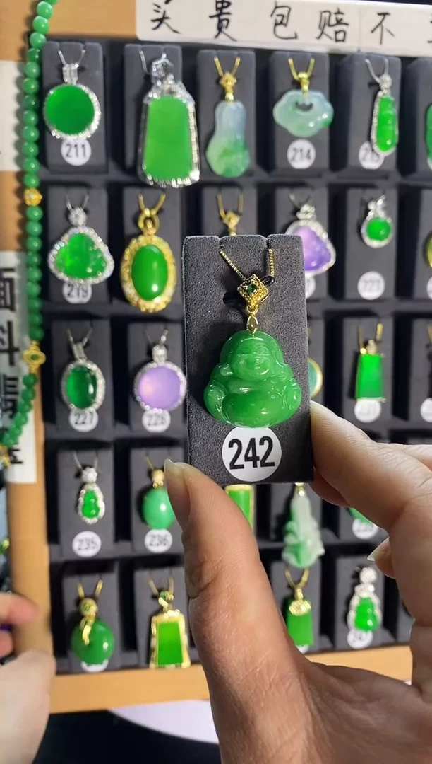 【闪购商品】翡翠耳饰银S925镶嵌242....