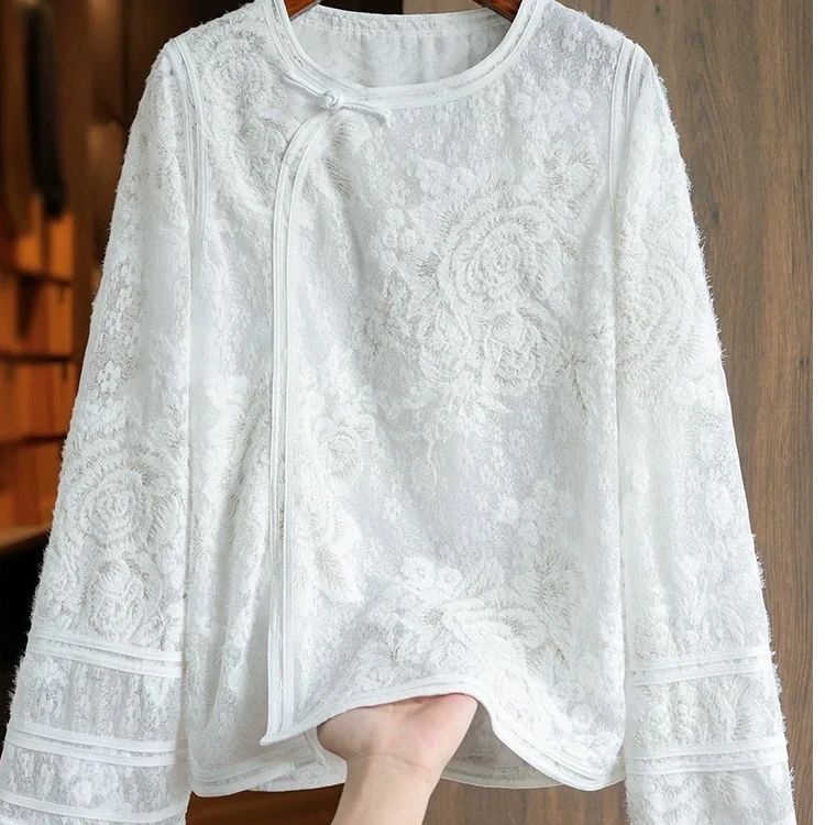 MOMO2025早春提花镂空衬衫蕾丝长袖打底复古宽松中国风