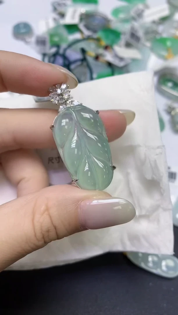 颈饰未镶嵌翡翠天然缅甸翡翠A货百元以上9元证书费自理