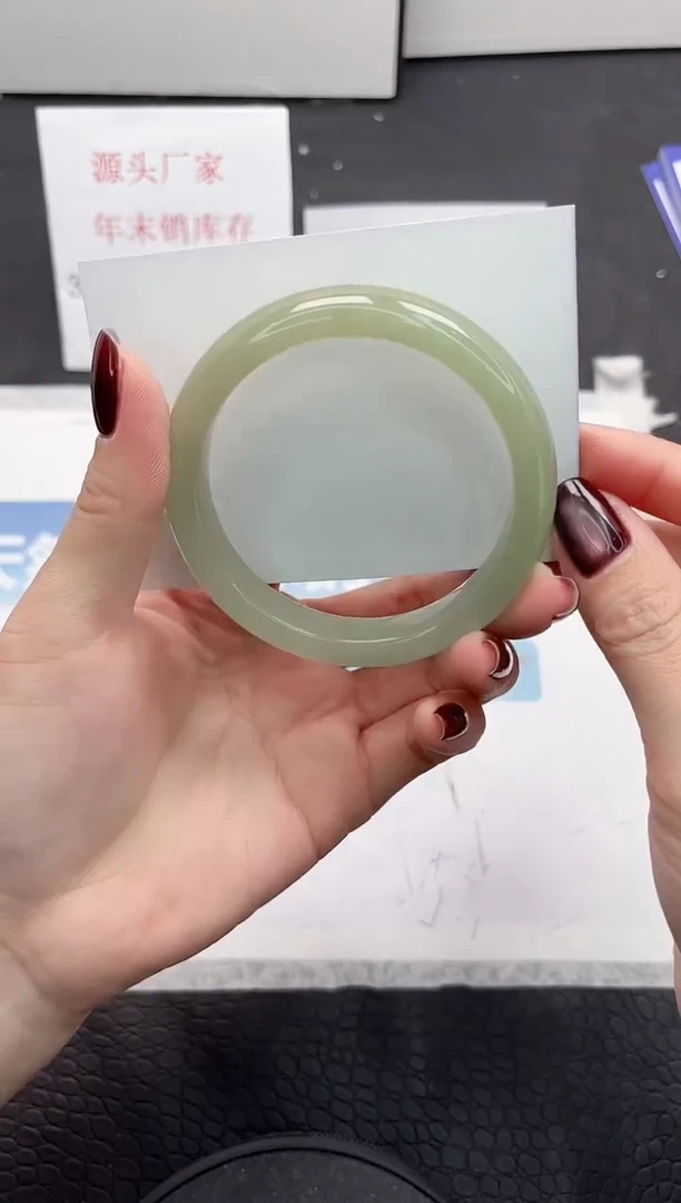 【闪购商品】石英质玉手镯未镶嵌320-56.3