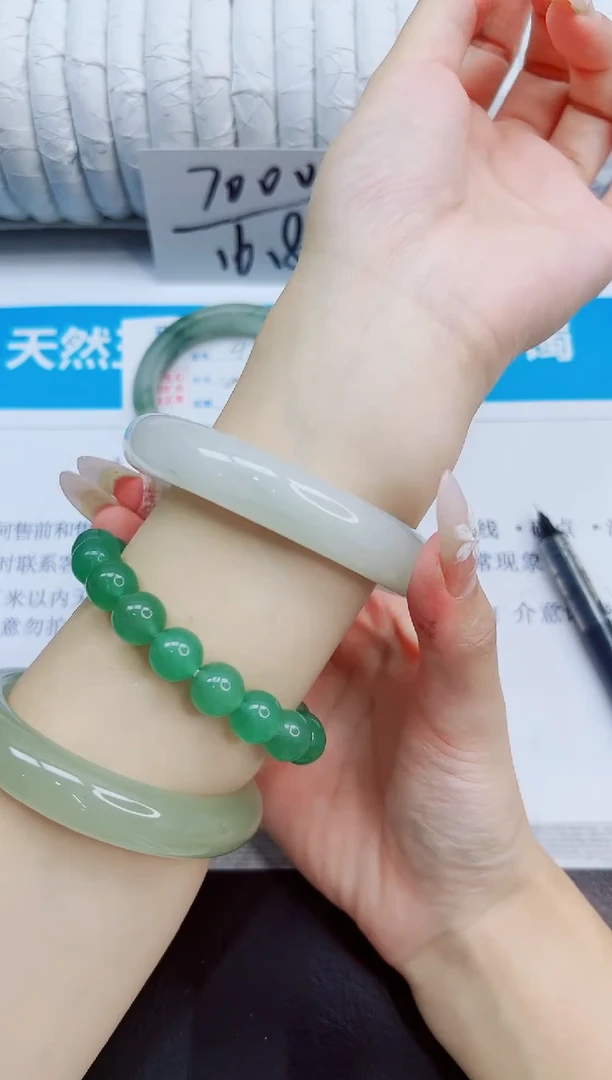 未镶嵌手镯石英质玉41/60.2
