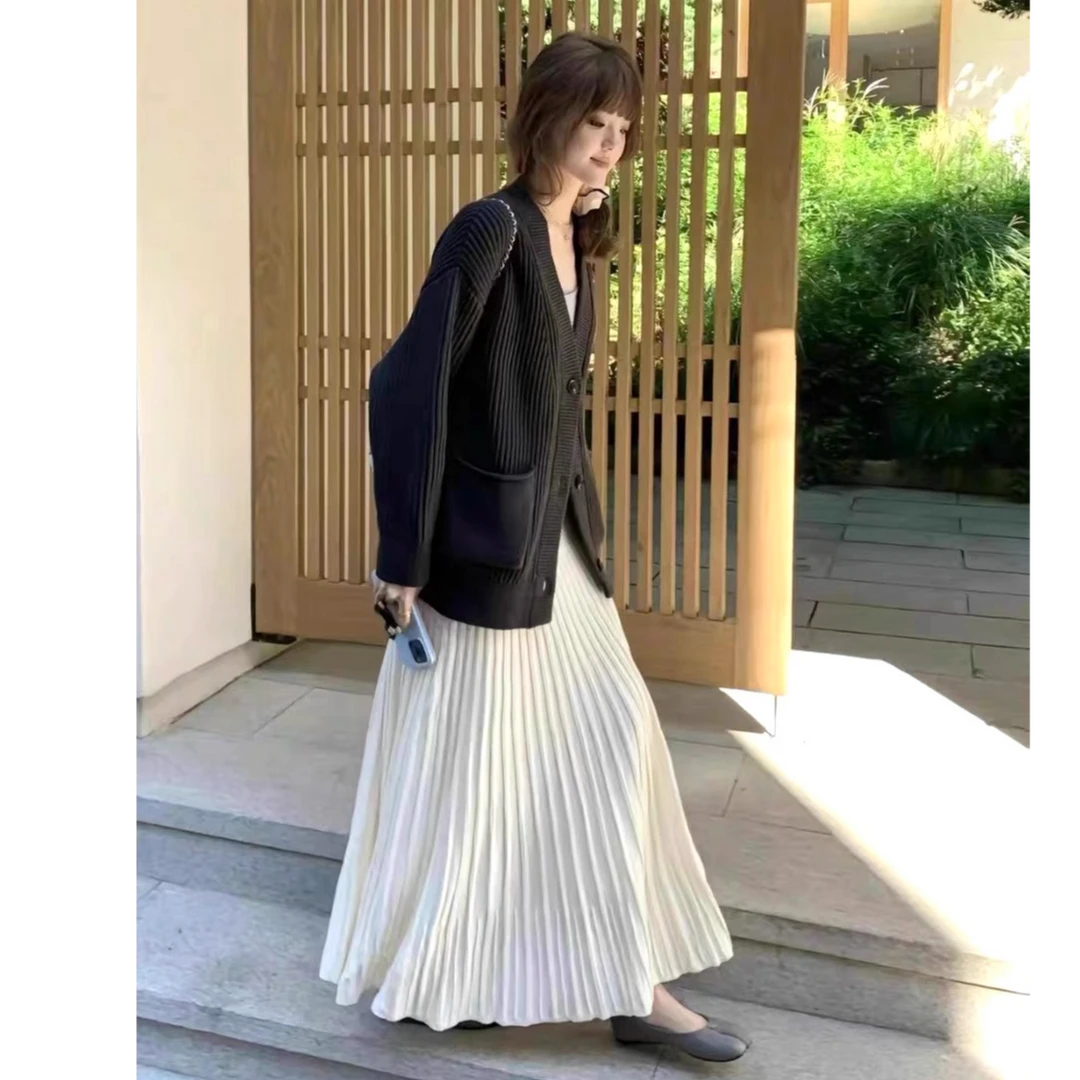 王思思巨好看巨百搭的百褶针织裙春秋白色半身长裙