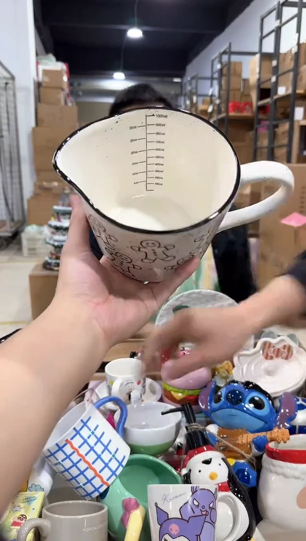 瓷片姜饼人奶壶