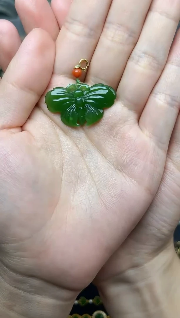 和田玉18K金镶嵌颈饰蝴蝶 06