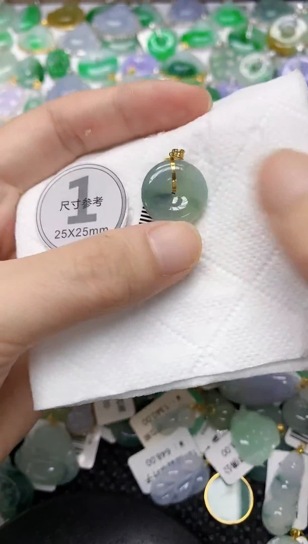 翡翠18K金镶嵌颈饰111111111