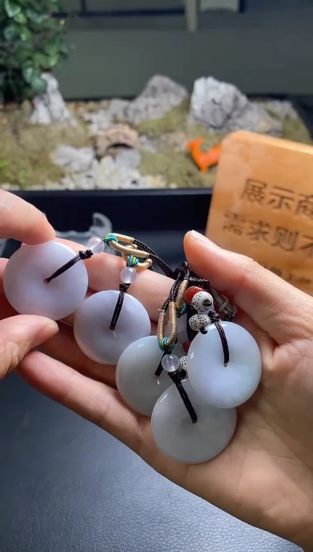 颈饰未镶嵌翡翠平安扣多样性单发