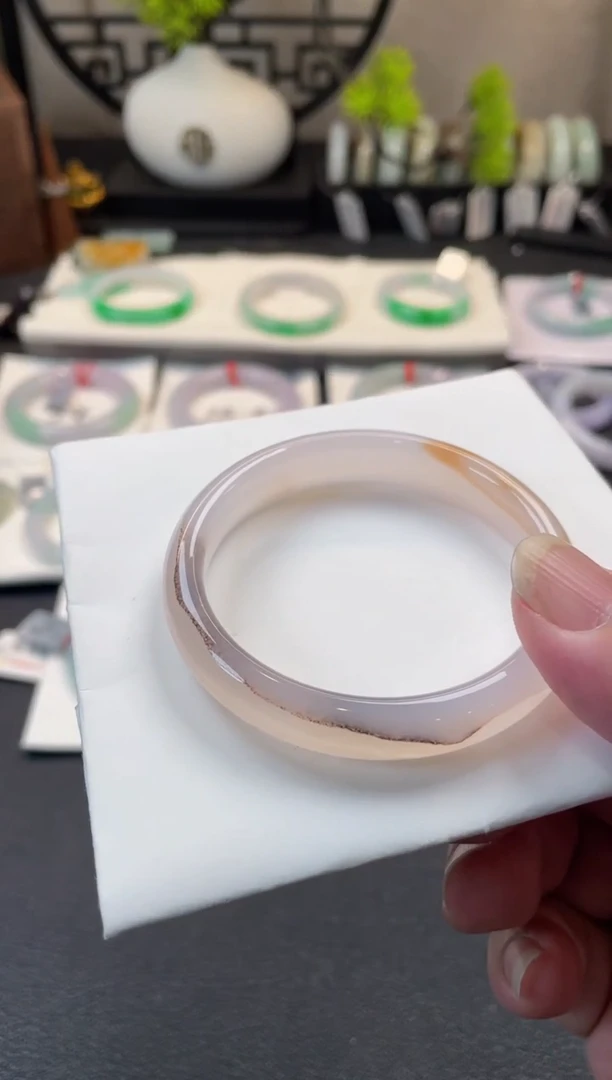 玛瑙/玉髓手镯未镶嵌4有纹裂