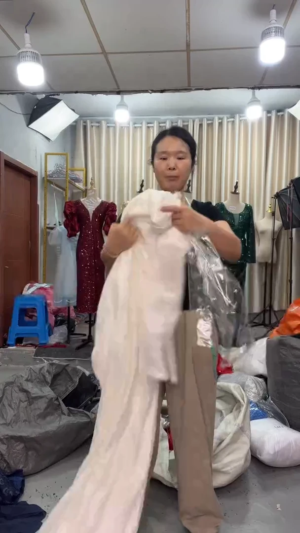 二蛋礼服=断码清仓