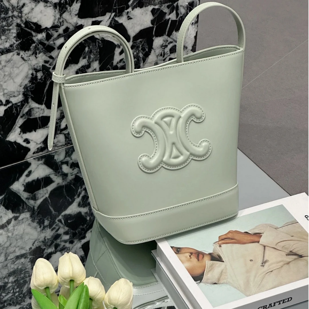 99新 Celine/思琳 小花jerry Cuir Triomphe 水桶包 凯旋门