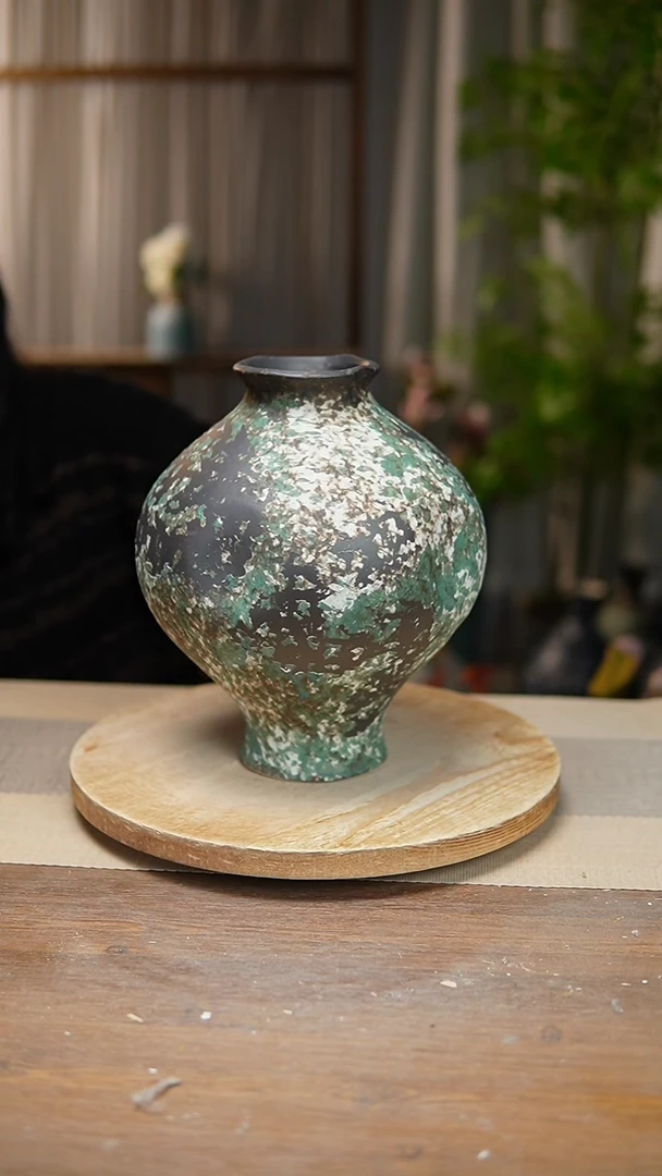 【闪购商品】陶瓷 花器涂鸦绿灯笼