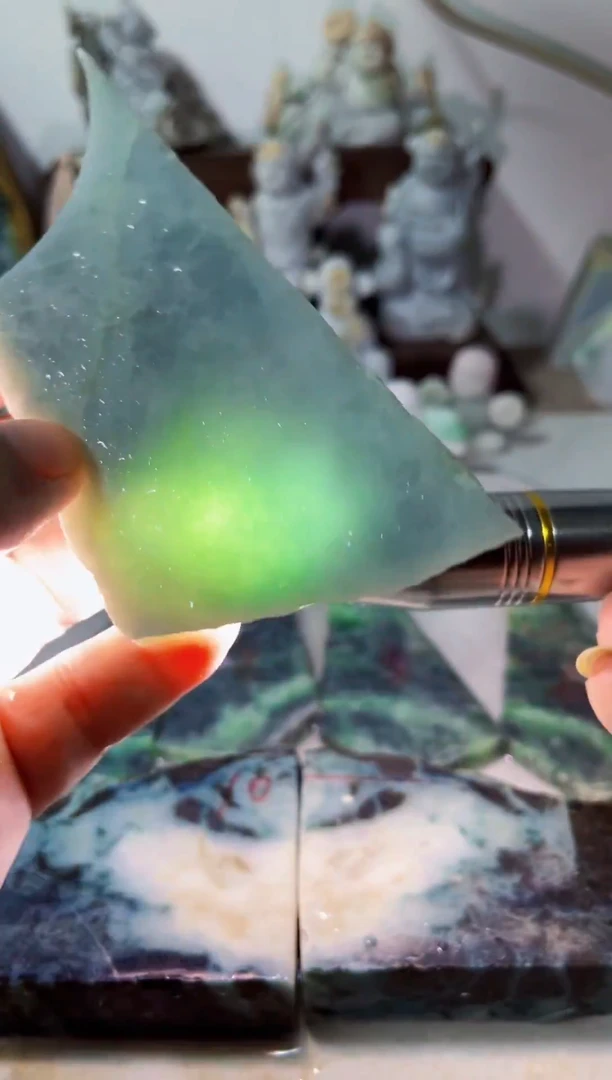 【闪购商品】翡翠吊坠(不含链)未镶嵌A1241