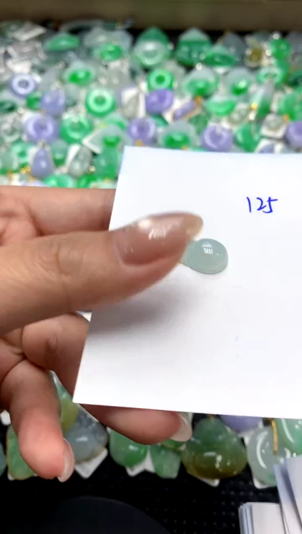 【闪购商品】翡翠颈饰18K金镶嵌111111111