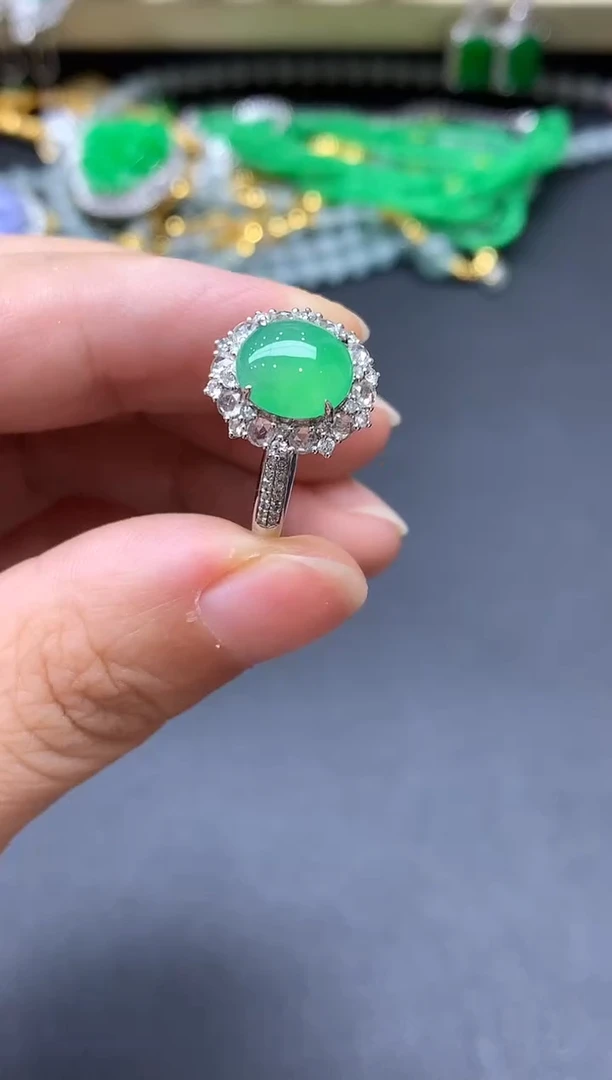 18K金镶嵌戒指翡翠526-中国好珍宝