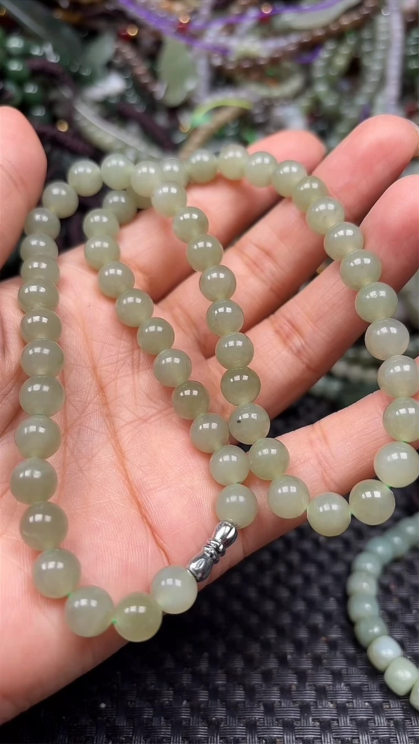 和田玉未镶嵌颈饰1