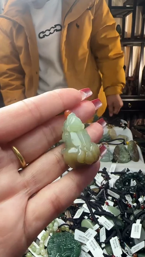 颈饰未镶嵌和田玉和田玉吊坠64