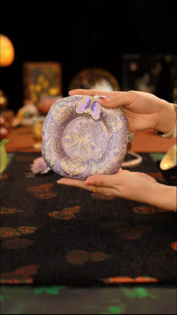 紫色壶垫杯垫········