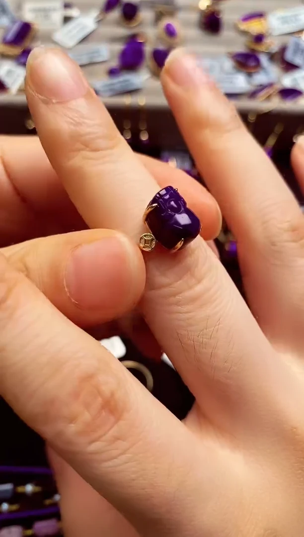 18K金镶嵌苏纪石（舒俱来）戒指1