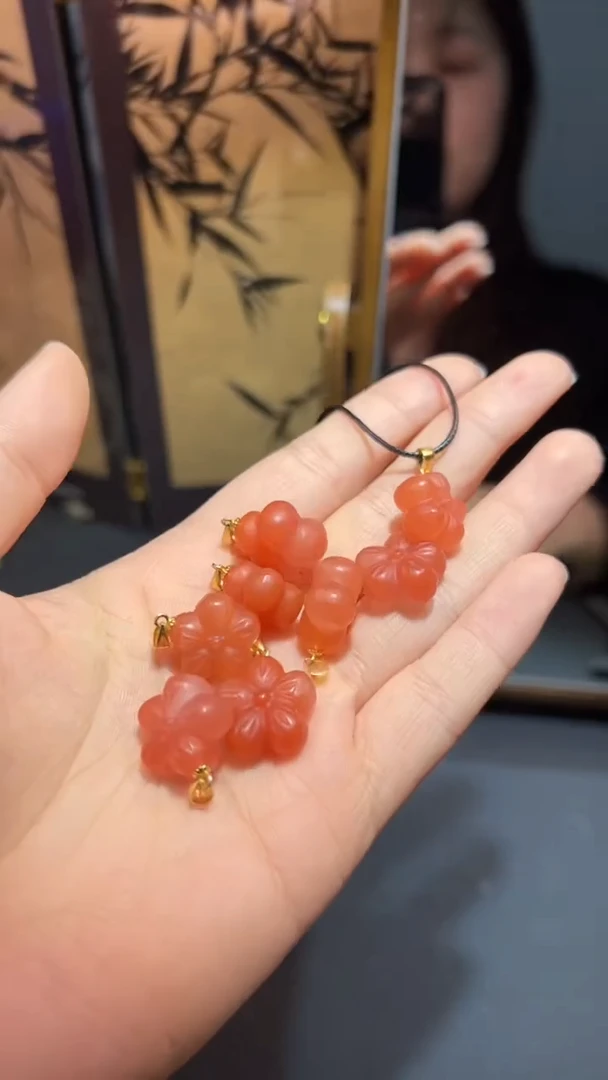【闪购商品】玛瑙/玉髓颈饰18K金镶嵌随机多样性发一