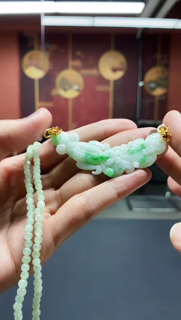 颈饰未镶嵌翡翠吊坠