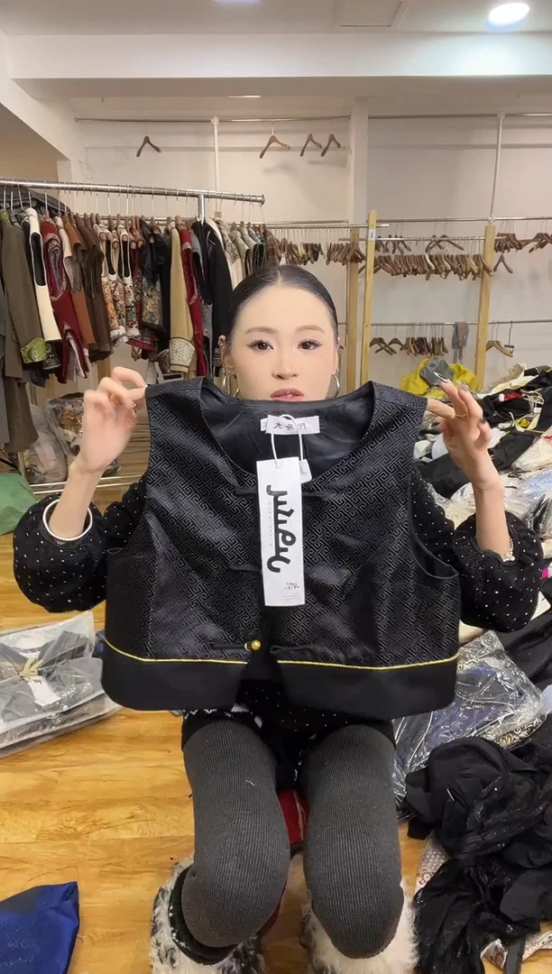 XL码      115-125斤   马甲