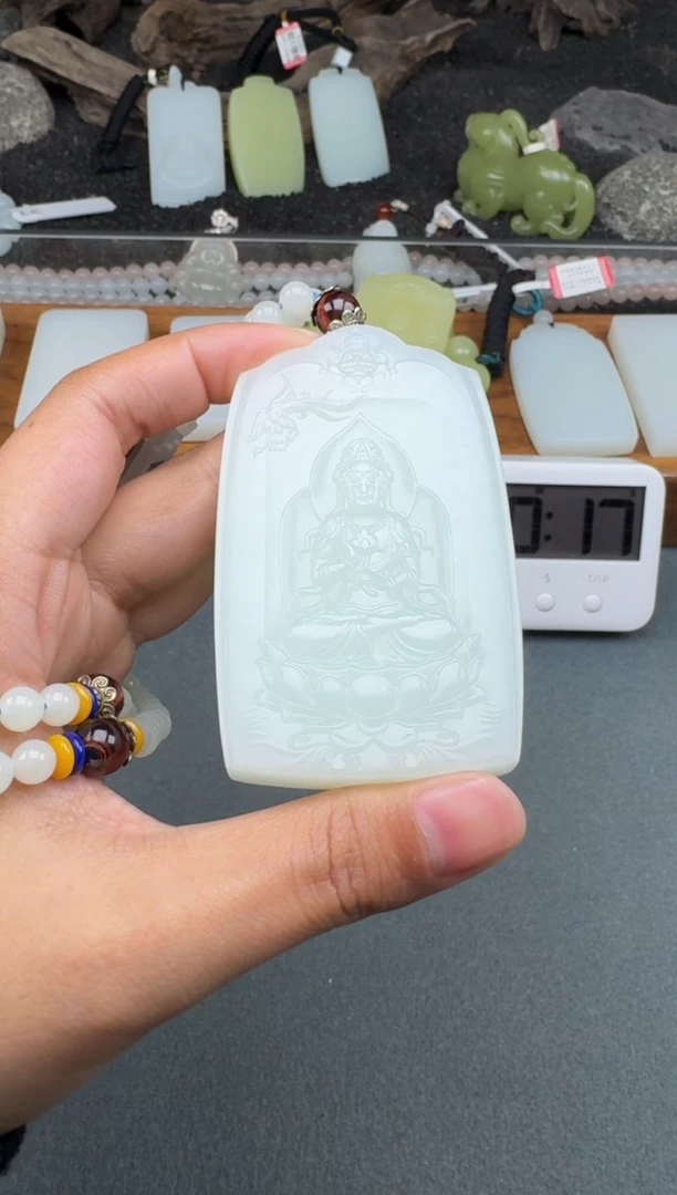 颈饰未镶嵌和田玉1