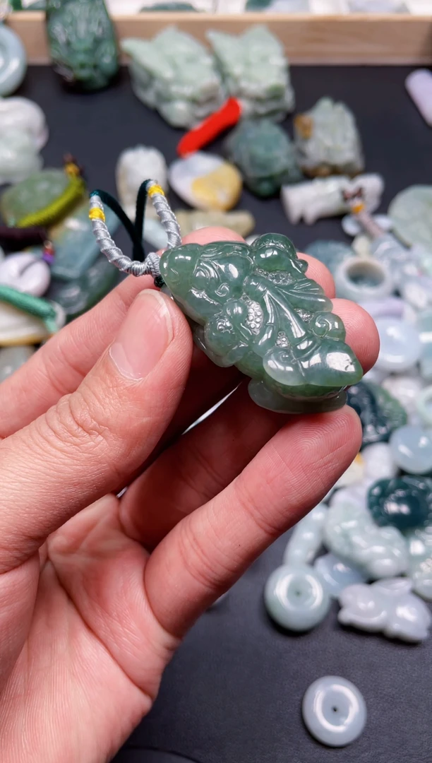 【闪购商品】翡翠颈饰未镶嵌天然翡翠a货