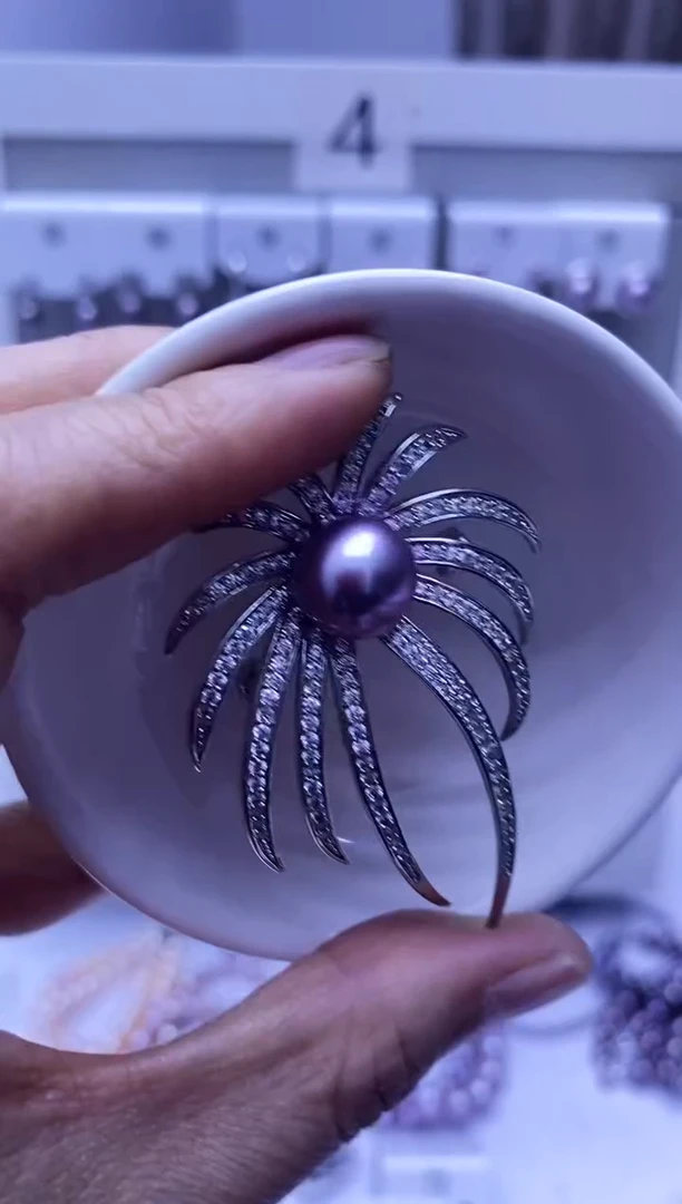 合金胸饰淡水珍珠胸针