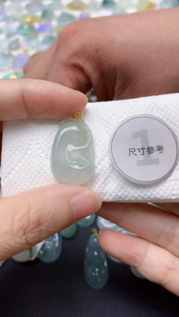 翡翠18K金镶嵌颈饰天然缅甸A货翡翠