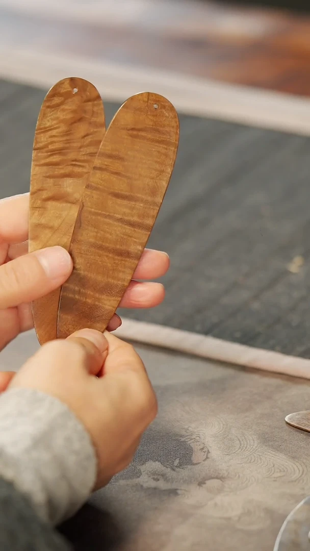 【闪购商品】金丝楠木雕831水波纹树叶书签