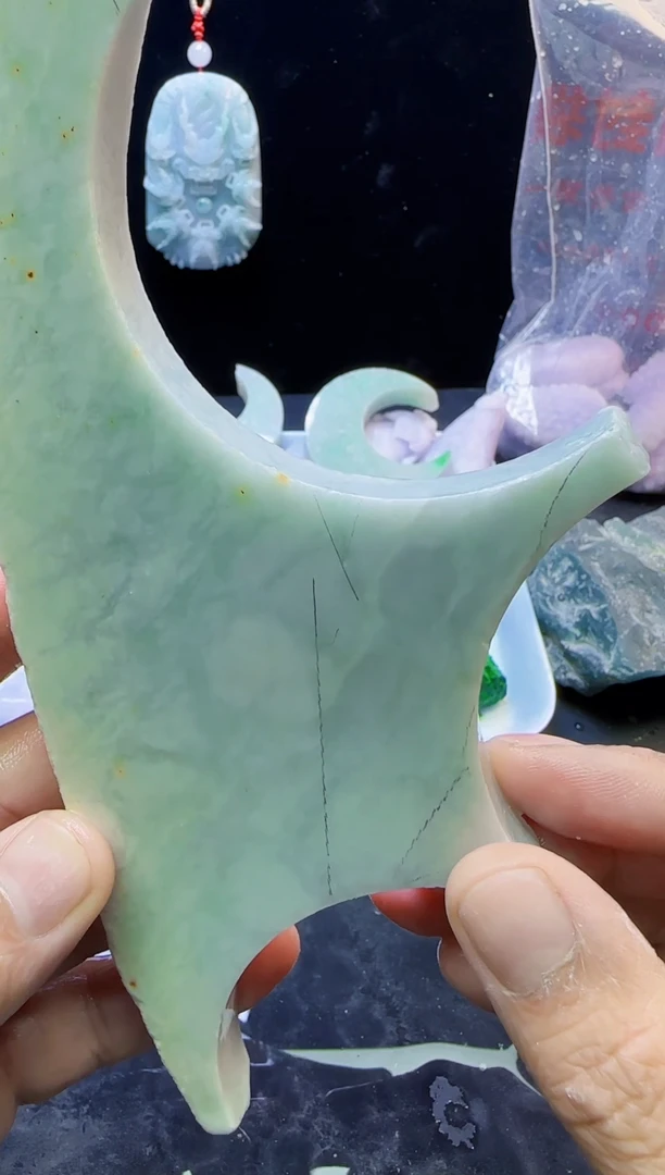 翡翠未镶嵌颈饰王****了183天然A货翡翠