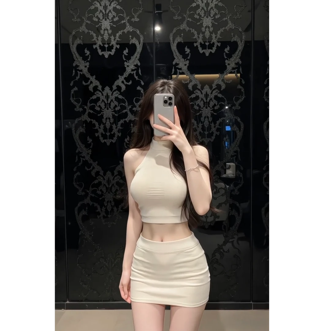 纯欲辣妹露肩挂脖无袖上衣女2025早秋内搭修身显瘦包臀短裙两件套