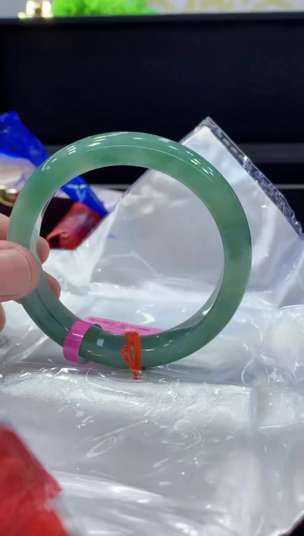 未镶嵌手镯翡翠翡翠手镯