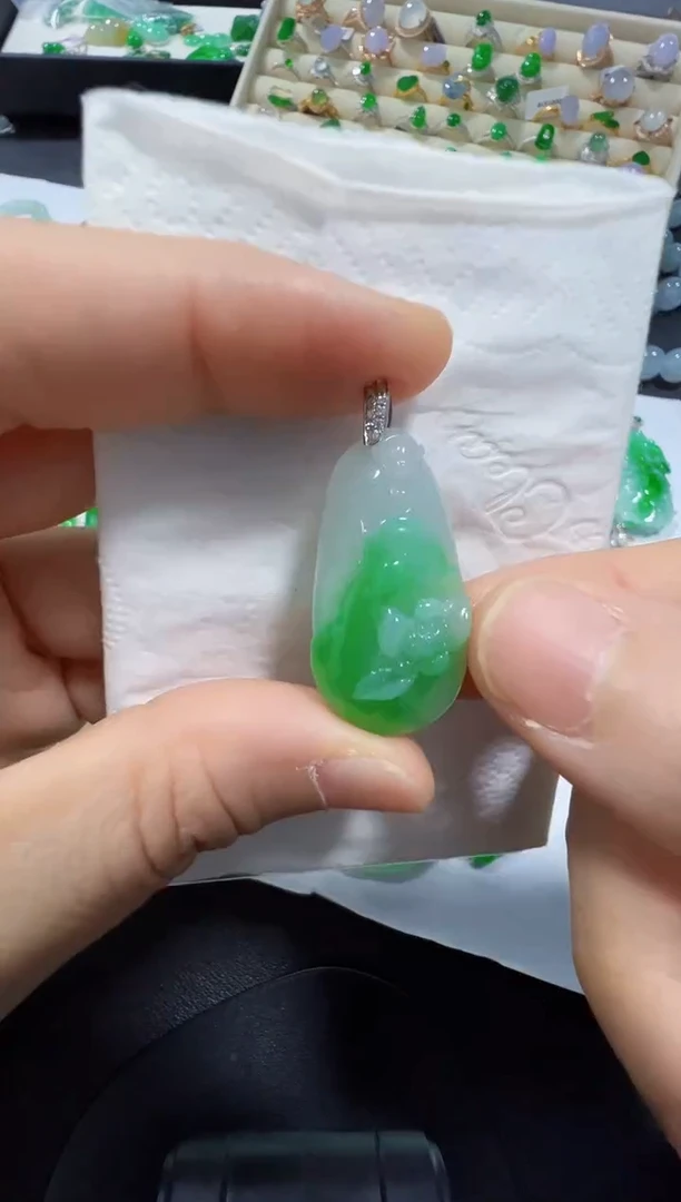 吊坠(不含链)18K金镶嵌翡翠3680