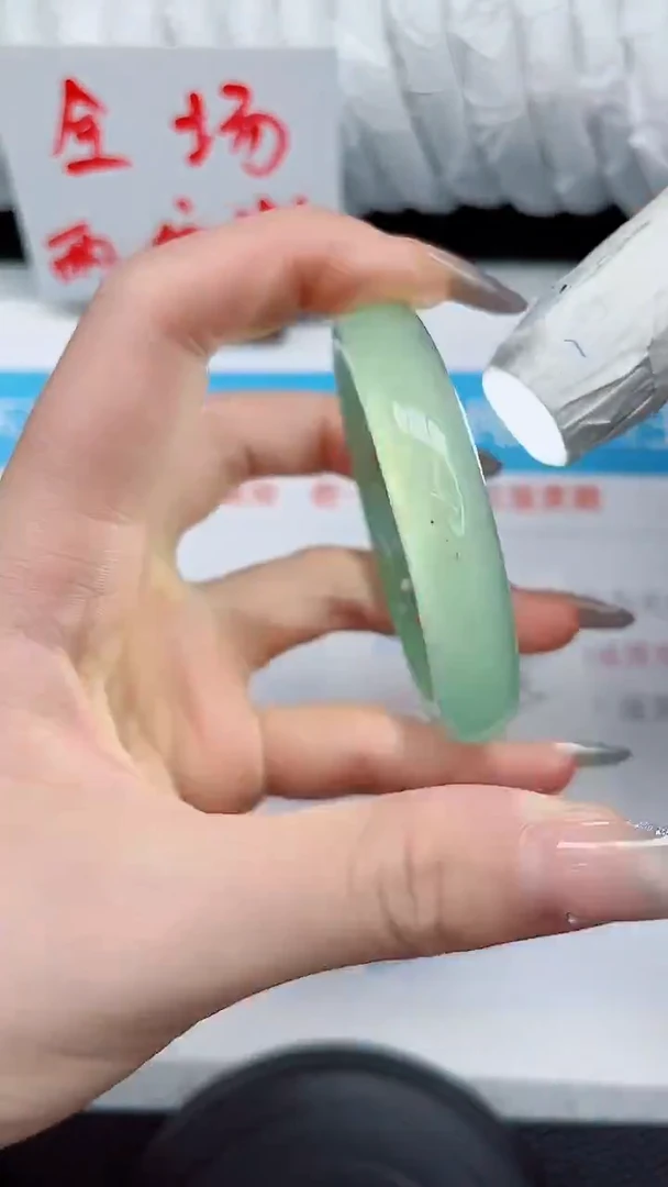未镶嵌手镯石英质玉225-54