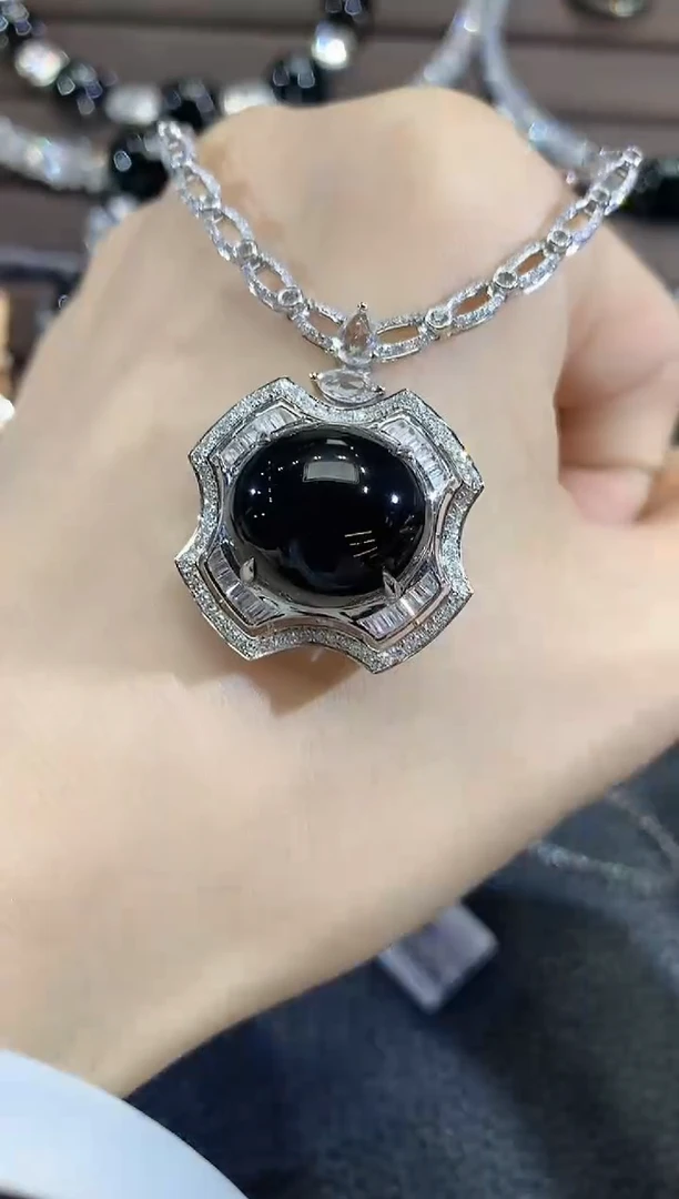 项链18K金镶嵌翡翠A66翡翠